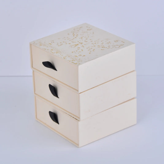 Butterfly Design Jewelry Gift Box – 9x9x3.5cm Custom Cardboard Drawer Jewelry Box in Off-White